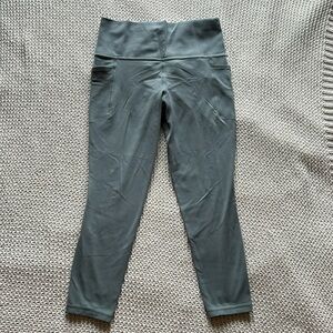 Athleta Salutation Stash Pocket 7/8 Tight